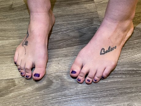 Kay’s Cute Feet 🦶🏽💋 nude leaked OnlyFans pic