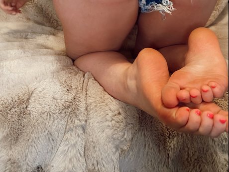 Ticklish toes 🦶🏼 nude leaked OnlyFans pic