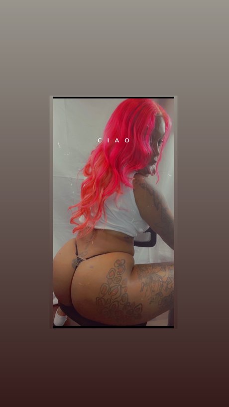 BRI 😝 nude leaked OnlyFans pic