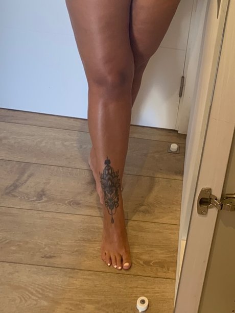 Lola nude leaked OnlyFans pic