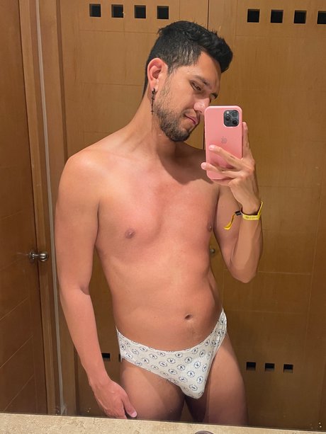 Carlos Vázquez nude leaked OnlyFans pic