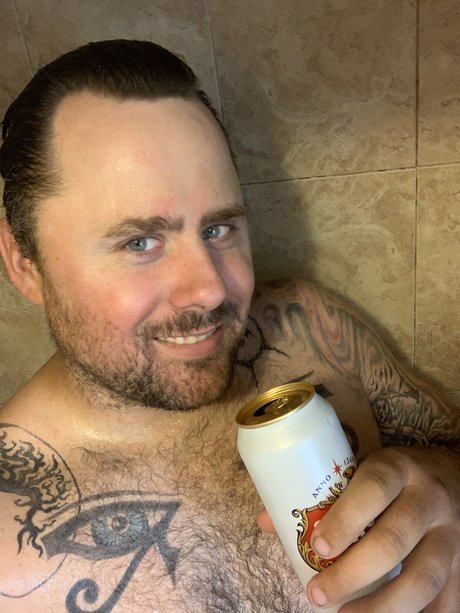 ShowerBeersCanada nude leaked OnlyFans pic