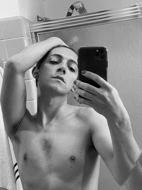 Devin Winters nude leaked OnlyFans pic