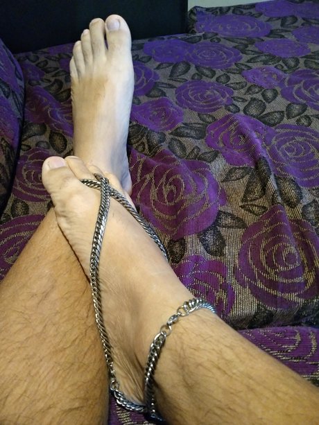 Feetdedosguarros94 nude leaked OnlyFans pic