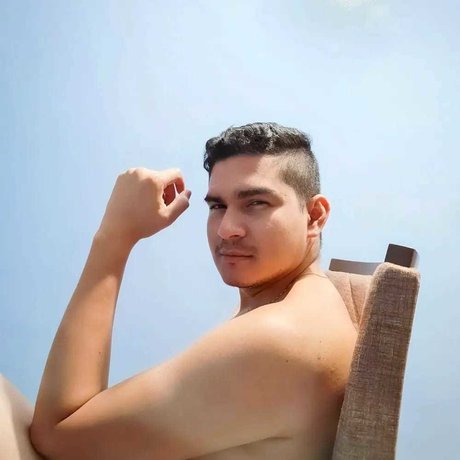 Roberto Mejia nude leaked OnlyFans pic