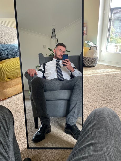 Suited Guy nude leaked OnlyFans pic