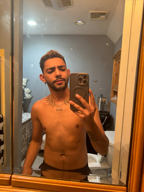 Alex nude leaked OnlyFans pic