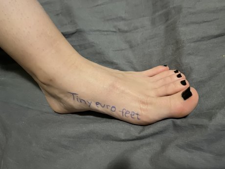 Tiny euro feet nude leaked OnlyFans pic