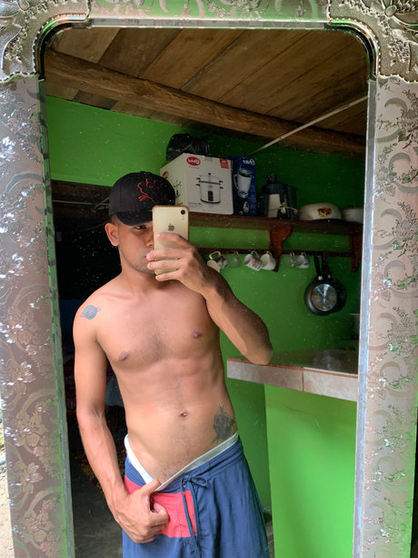 Donny Zambrano nude leaked OnlyFans pic