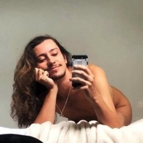 Elia 🌺 nude leaked OnlyFans pic