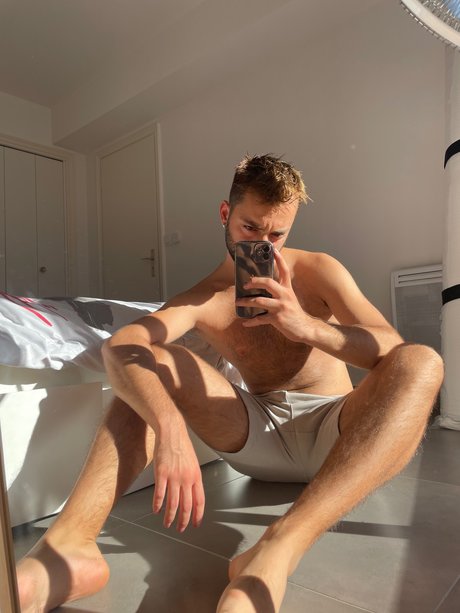 Raphaël ✌🏼 nude leaked OnlyFans pic