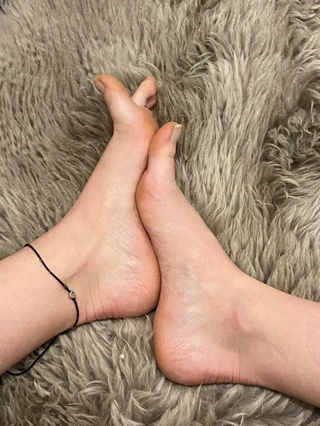 Danielle Black 💛 feet 👣 nude leaked OnlyFans pic