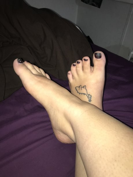 Vibi.ngfeet nude leaked OnlyFans pic