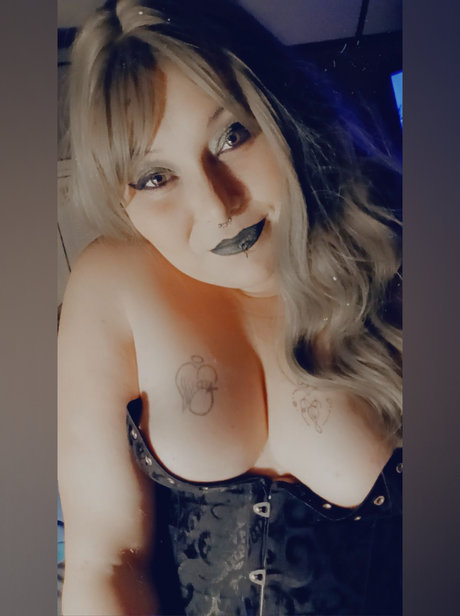 Madame Crymsyn nude leaked OnlyFans pic