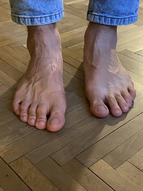 The Italian feet master nude leaked OnlyFans pic