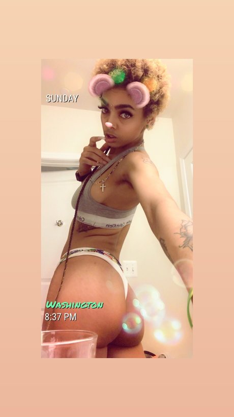 The Nudist Queen nude leaked OnlyFans pic