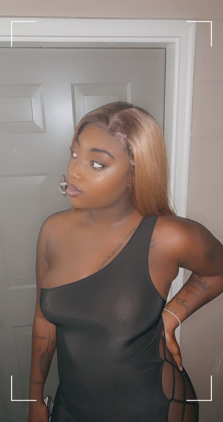 BrattisNigerian nude leaked OnlyFans pic