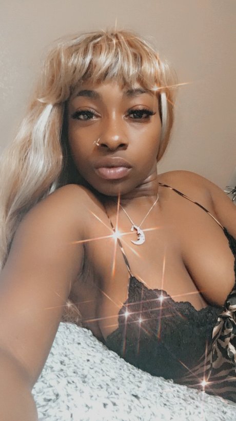 TrinaBanks nude leaked OnlyFans pic