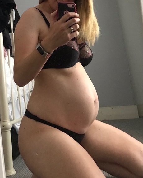 Hot Pregnant Honey nude leaked OnlyFans pic