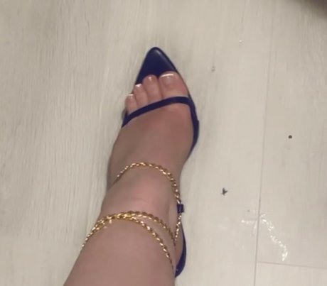 Suzysole nude leaked OnlyFans pic