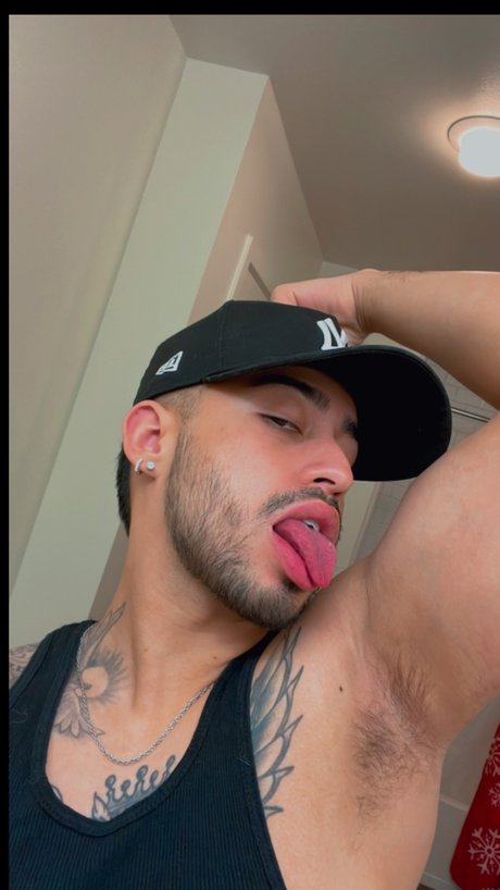 Suave nude leaked OnlyFans pic