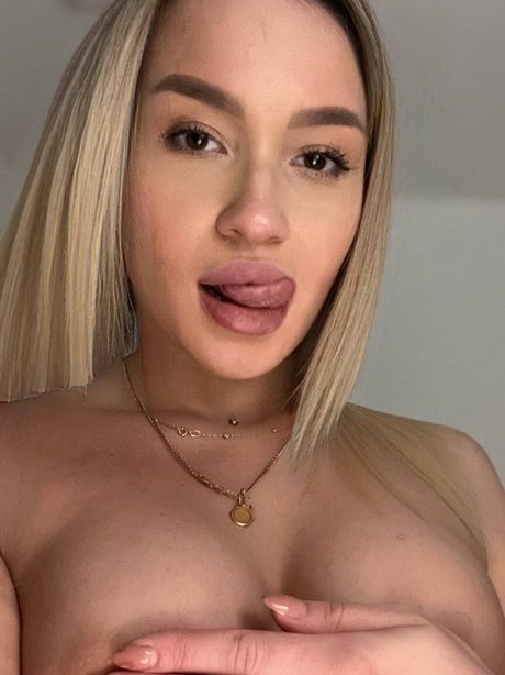 Molly_hot nude leaked OnlyFans pic