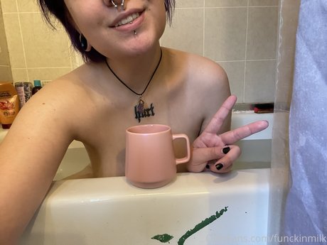 Milklovinfiend nude leaked OnlyFans pic