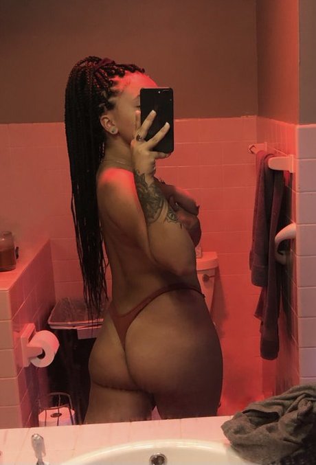 Vieraralyn nude leaked OnlyFans photo #19