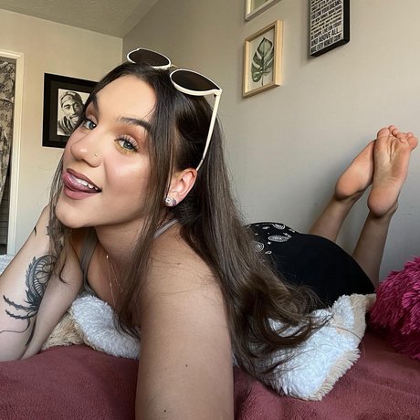 QueenZ'sFeet nude leaked OnlyFans pic