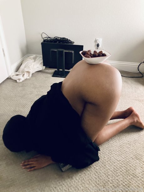 Hijabi Bambi nude leaked OnlyFans pic
