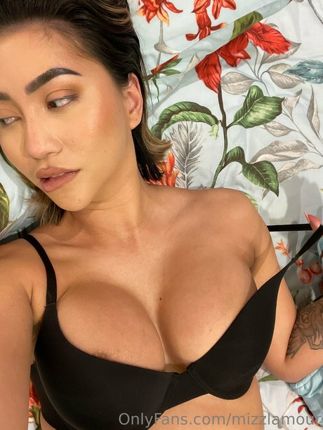 Mizzlamour nude leaked OnlyFans pic
