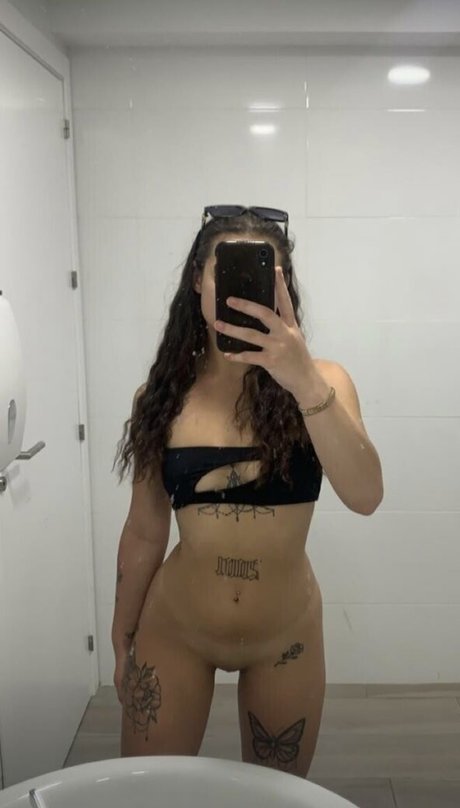 Zoehenrixx nude leaked OnlyFans pic