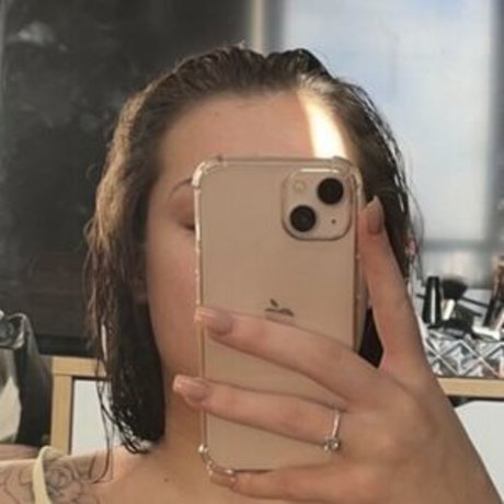Zoehenrixx nude leaked OnlyFans pic