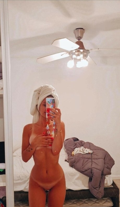 Zoe Caradzoglu nude leaked OnlyFans photo #4