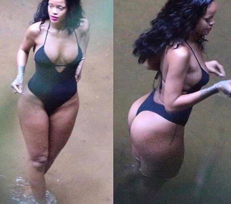Rihanna nude leaked OnlyFans pic