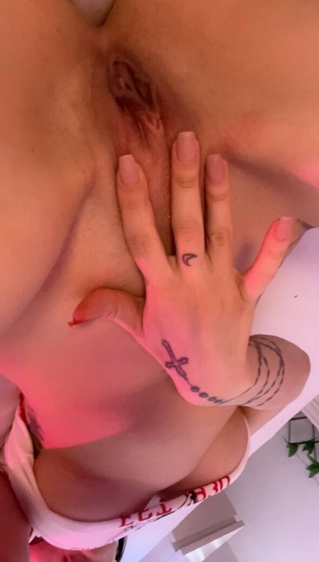 Cutexezra nude leaked OnlyFans pic