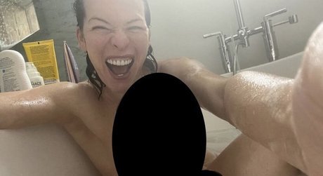 Milla Jovovich nude leaked OnlyFans photo #1