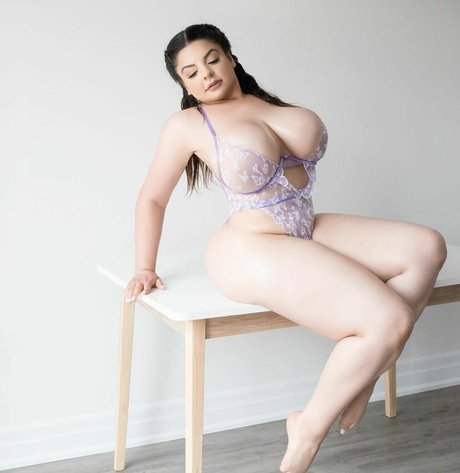 Iloveteniah nude leaked OnlyFans pic