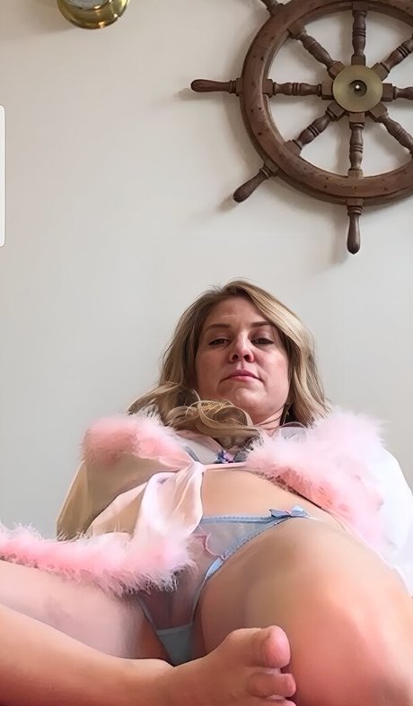 Marlingyoga nude leaked OnlyFans pic