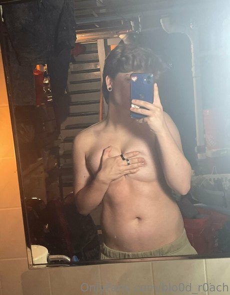 Blo0d_r0ach nude leaked OnlyFans photo #17