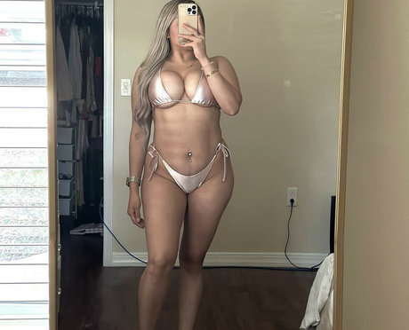 Nadjavee nude leaked OnlyFans pic