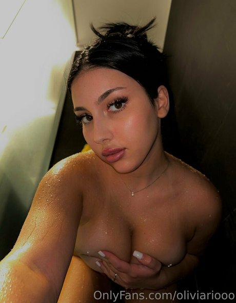 Oliviariooo nude leaked OnlyFans photo #83