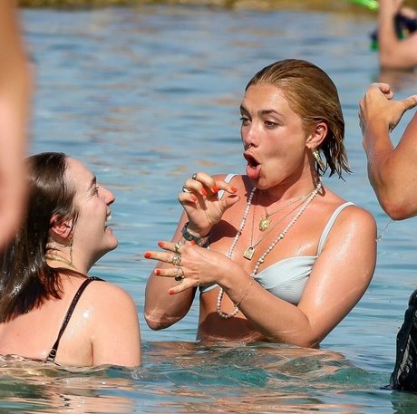 Florence Pugh nude leaked OnlyFans photo #253