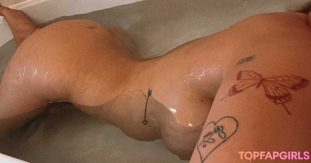 Hollie M Parsons Nude Leaked OnlyFans Photo #2