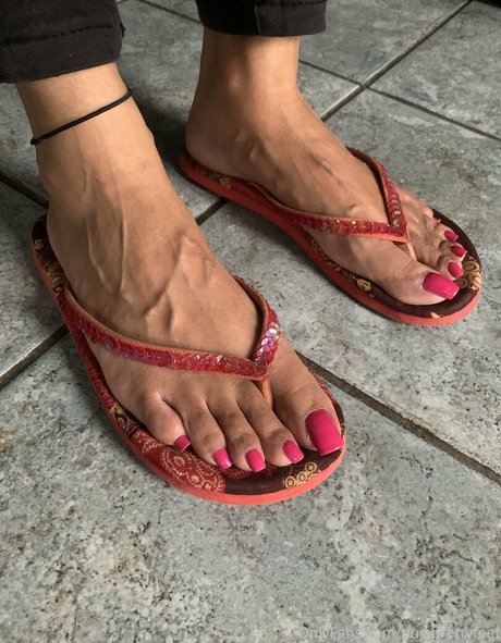 Pujaprettyfeet nude leaked OnlyFans photo #58