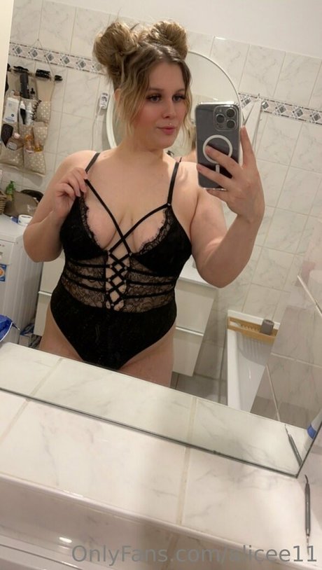 Alicee11 nude leaked OnlyFans pic