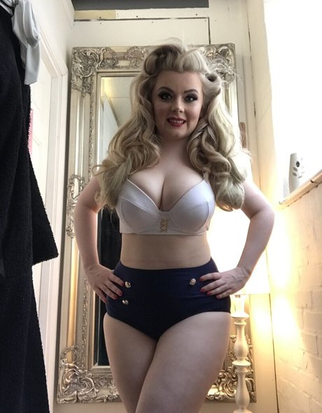Curvydanni nude leaked OnlyFans pic