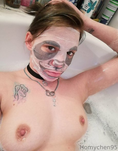 Hrnychen95 nude leaked OnlyFans pic