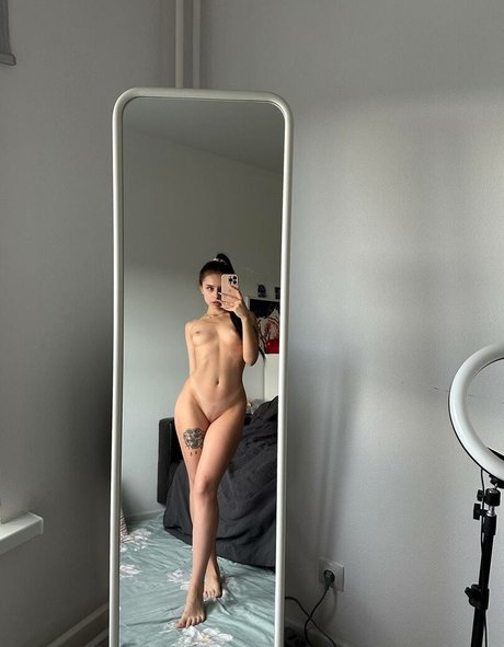 Liroshka nude leaked OnlyFans pic
