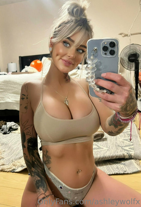 Ashley wolf nude leaked OnlyFans pic